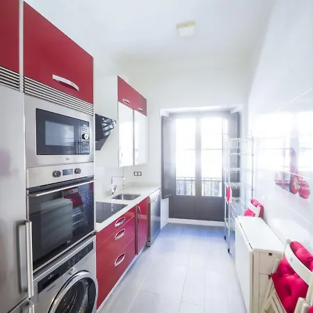 La Biblioteca Apartment *